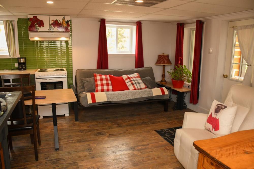 Gite Grand Moment Bed and Breakfast Cabano Eksteriør billede